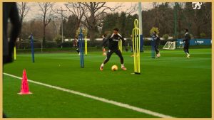 Chelsea London – Intense Passing Combinations